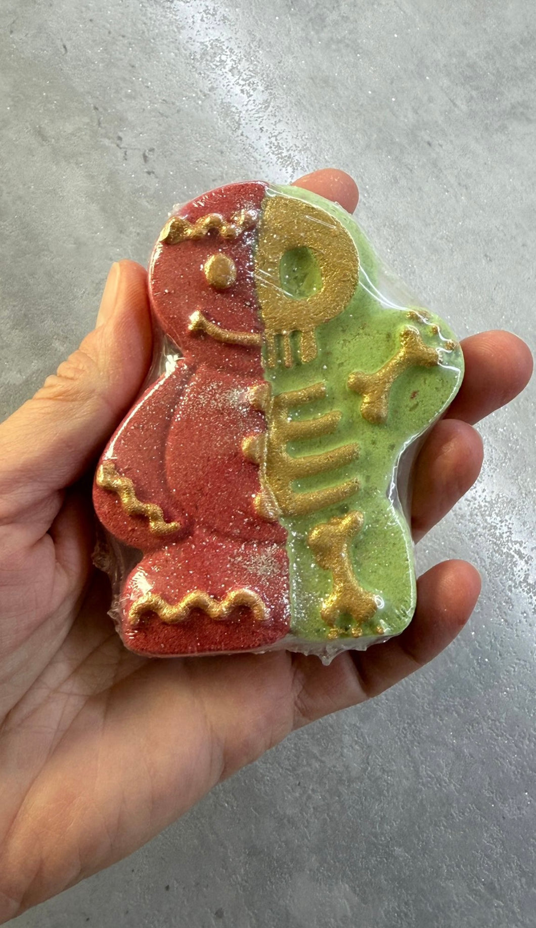 Gingerbread Skeleton Bath Bomb